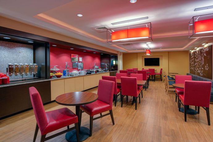 Imagen del bar/restaurante del Hotel TownePlace Suites by Marriott Gainesville Northwest. Foto 3