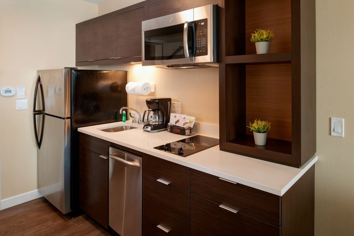Imagen de la habitación del Hotel TownePlace Suites by Marriott Grand Rapids Airport. Foto 4
