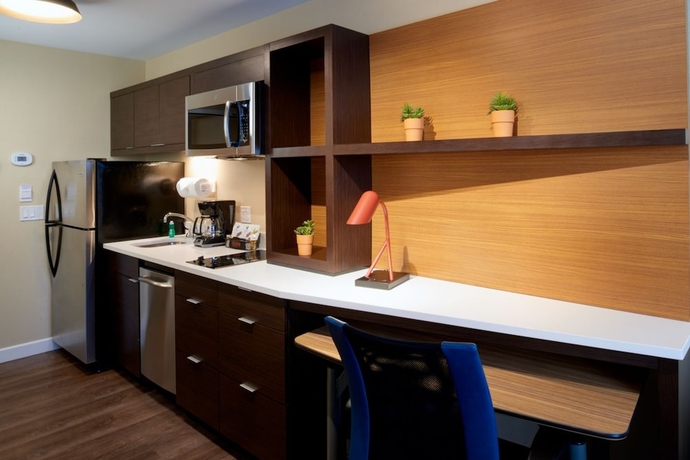 Imagen de la habitación del Hotel TownePlace Suites by Marriott Grand Rapids Airport. Foto 6