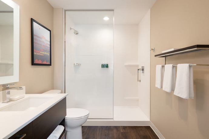 Imagen de la habitación del Hotel TownePlace Suites by Marriott Logan. Foto 5