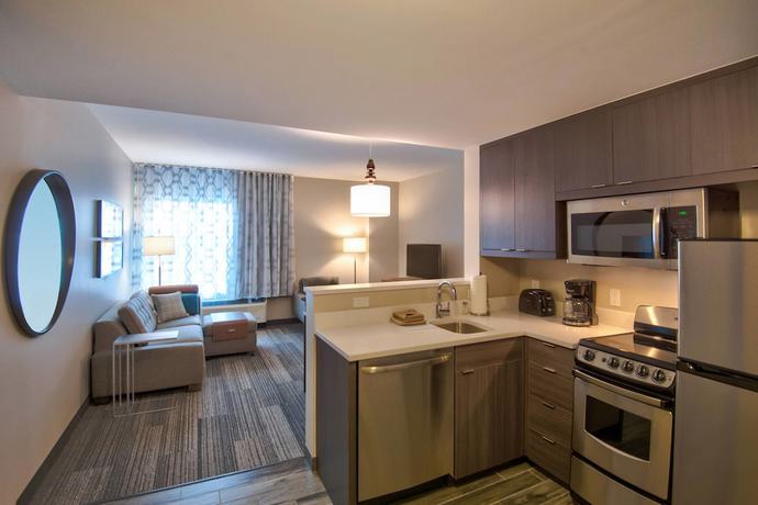 Imagen de la habitación del Hotel TownePlace Suites by Marriott Miami Airport. Foto 7