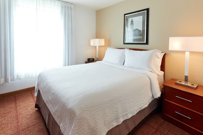 Imagen de la habitación del Hotel TownePlace Suites by Marriott Minneapolis Downtown/North Loop. Foto 11