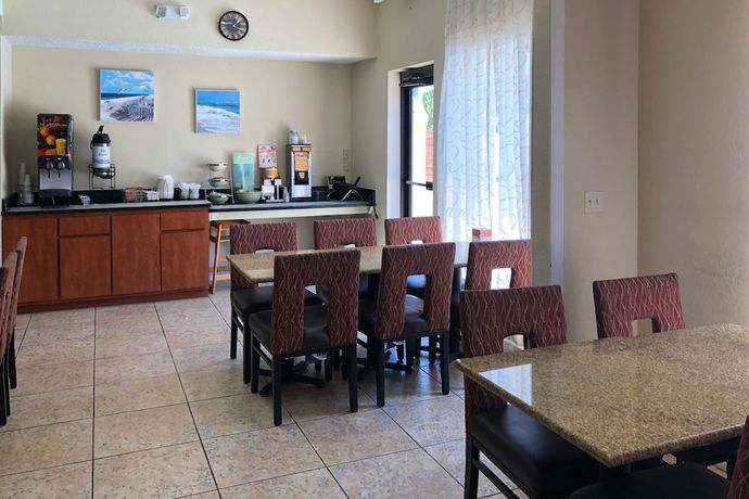 Imagen del bar/restaurante del Hotel TownePlace Suites by Marriott Miramar Beach Destin. Foto 7