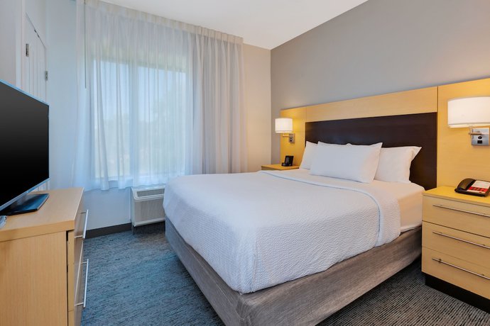 Imagen de la habitación del Hotel TownePlace Suites by Marriott Nashville Airport. Foto 3