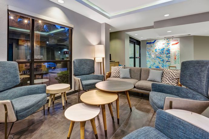 Imagen de los interiores del Hotel TownePlace Suites by Marriott Nashville Airport. Foto 19