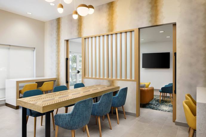 Imagen de los interiores del Hotel TownePlace Suites by Marriott Plant City. Foto 19