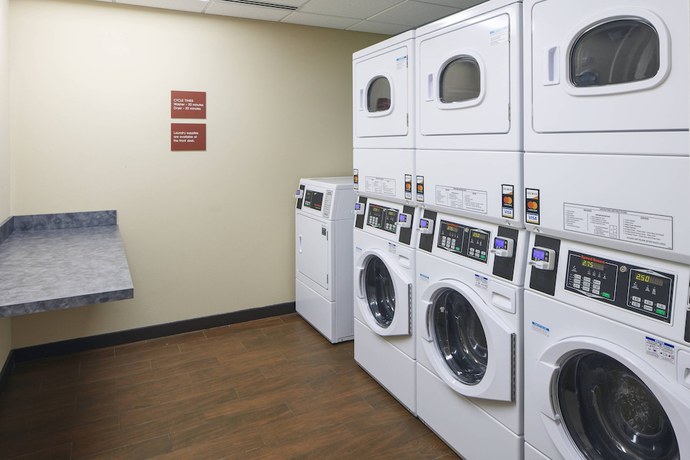 Imagen general del Hotel TownePlace Suites by Marriott Tampa South. Foto 2