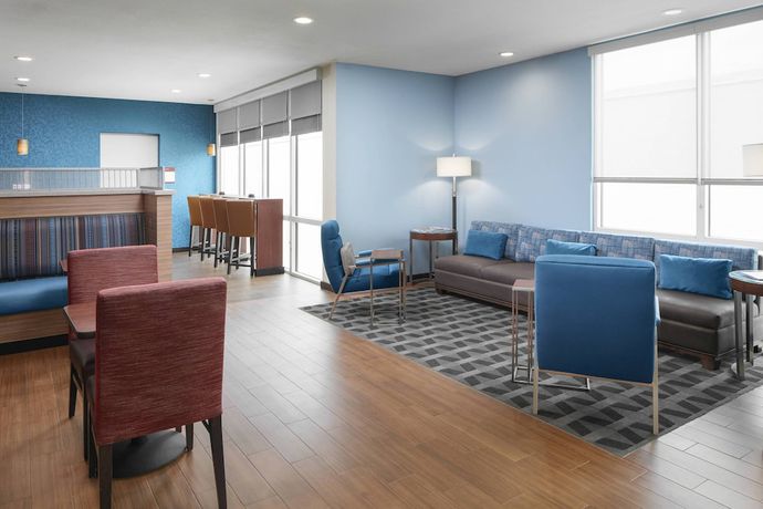 Imagen del bar/restaurante del Hotel TownePlace Suites by Marriott Tampa South. Foto 4