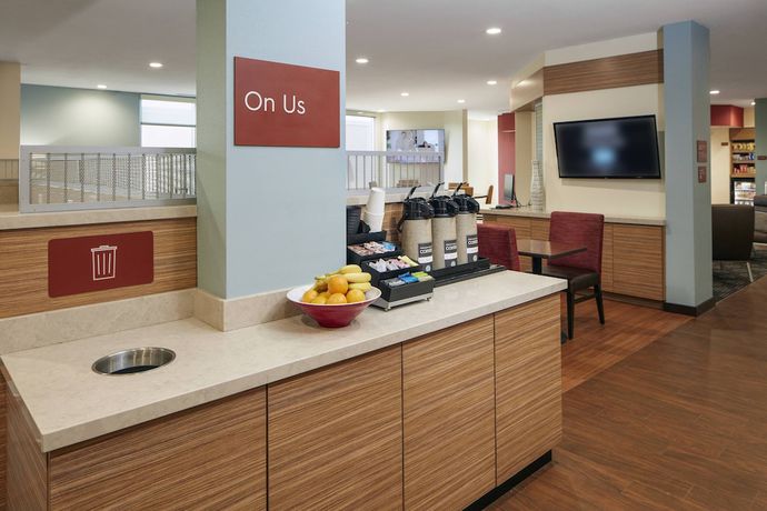 Imagen del bar/restaurante del Hotel TownePlace Suites by Marriott Tampa South. Foto 5