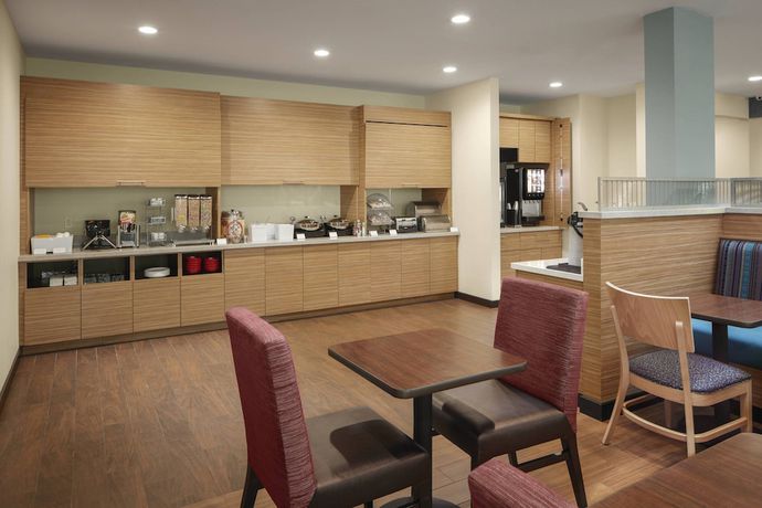 Imagen del bar/restaurante del Hotel TownePlace Suites by Marriott Tampa South. Foto 7