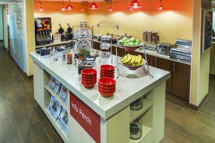 Imagen del bar/restaurante del Hotel TownePlace Suites by Marriott Tampa Westshore/Airport. Foto 3