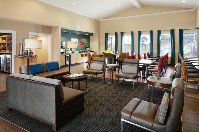 Imagen de los interiores del Hotel TownePlace Suites by Marriott Tempe at Arizona Mills Mall. Foto 18
