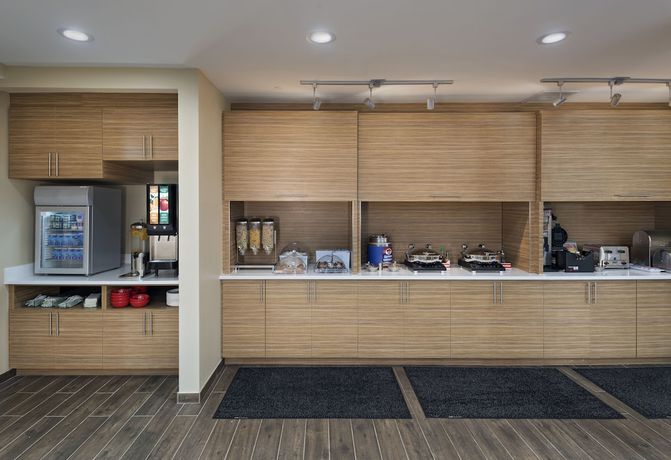 Imagen del bar/restaurante del Hotel Towneplace Suites Baton Rouge Port Allen. Foto 3