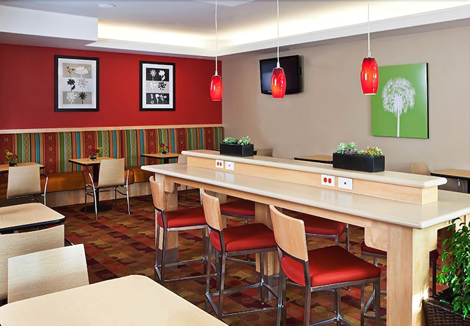 Imagen de los interiores del Hotel Towneplace Suites Beaumont Port Arthur. Foto 18