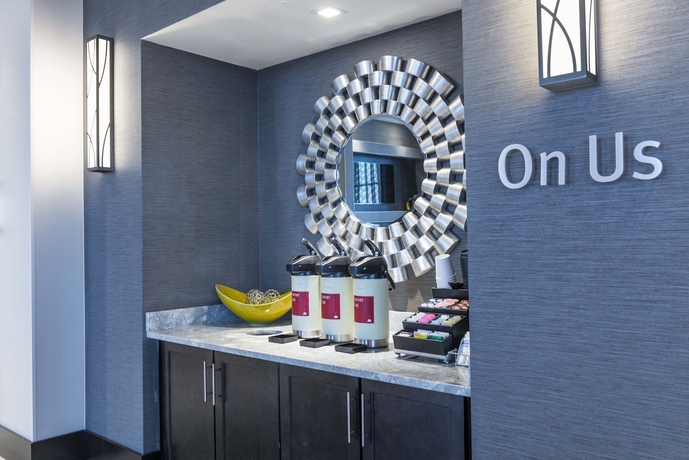 Imagen de los interiores del Hotel Towneplace Suites Boston Logan Airport/chelsea. Foto 14