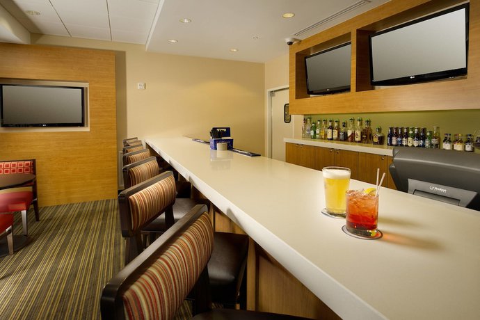 Imagen del bar/restaurante del Hotel Towneplace Suites Bridgeport Clarksburg. Foto 7