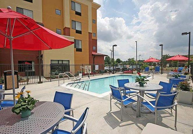 Imagen de la piscina del Hotel Towneplace Suites By Marriott Aiken Whiskey Road. Foto 8