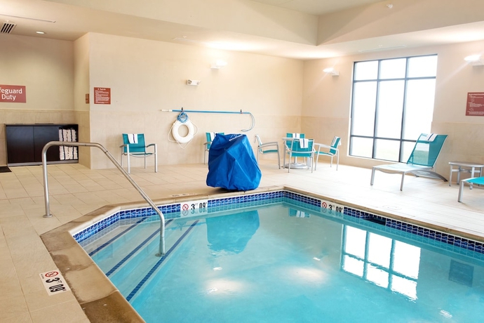 Imagen de la piscina del Hotel Towneplace Suites By Marriott Ames. Foto 19
