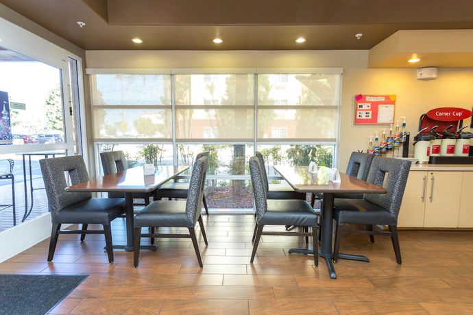 Imagen de los interiores del Hotel Towneplace Suites By Marriott Anaheim Maingate Near Angel Stadium. Foto 20