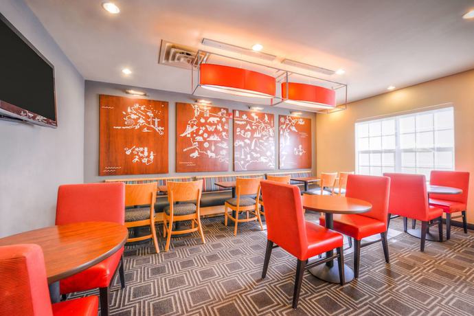 Imagen del bar/restaurante del Hotel Towneplace Suites By Marriott Arundel Mills. Foto 3