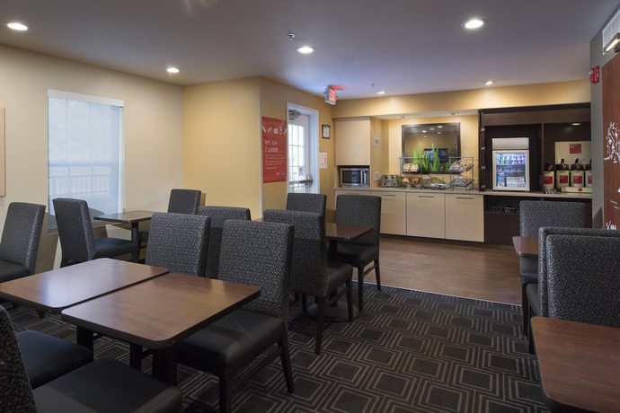 Imagen de los interiores del Hotel Towneplace Suites By Marriott Atlanta Alpharetta. Foto 10