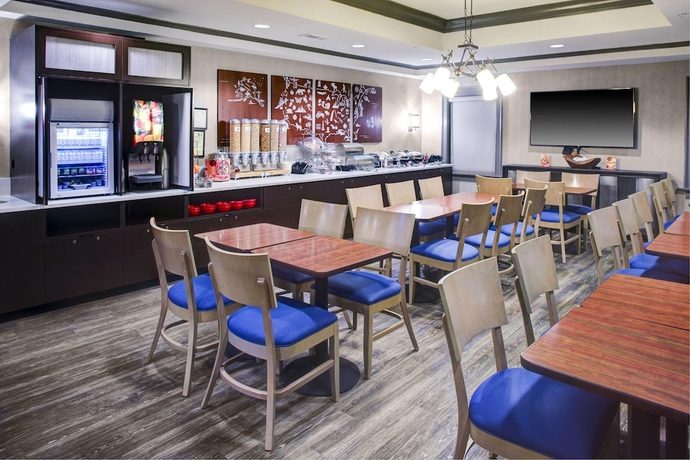 Imagen del bar/restaurante del Hotel Towneplace Suites By Marriott Atlanta Buckhead. Foto 5