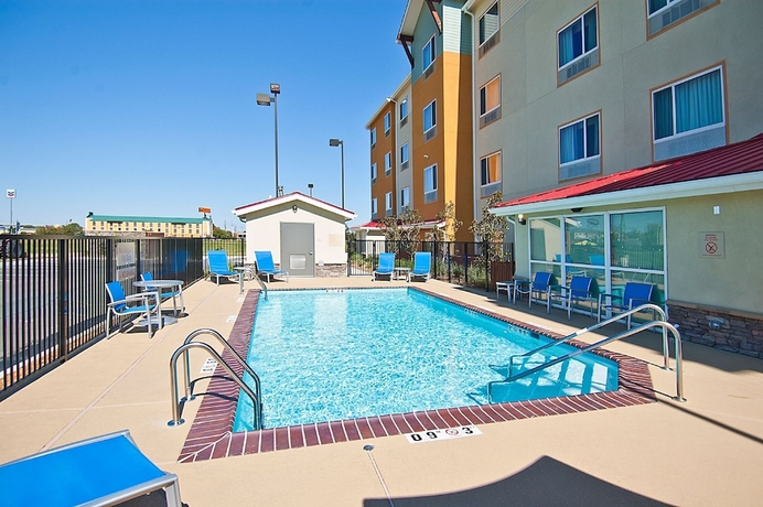 Imagen de la piscina del Hotel Towneplace Suites By Marriott Baton Rouge Gonzales. Foto 19