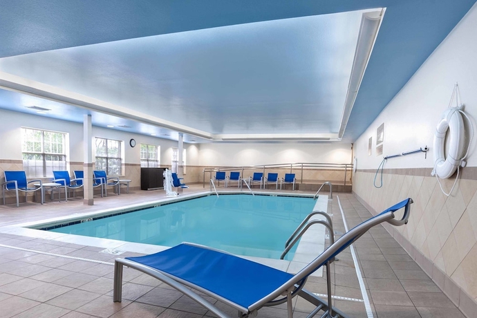 Imagen de la piscina del Hotel Towneplace Suites By Marriott Baton Rouge South. Foto 19