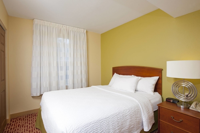 Imagen de la habitación del Hotel Towneplace Suites By Marriott Bloomington. Foto 5