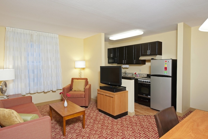 Imagen de la habitación del Hotel Towneplace Suites By Marriott Bloomington. Foto 7