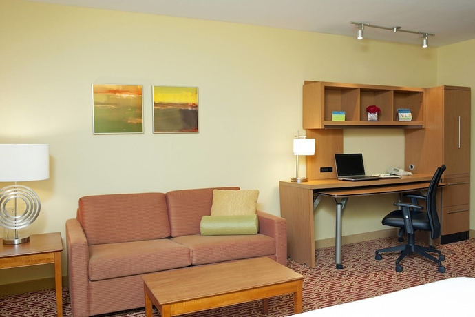 Imagen de la habitación del Hotel Towneplace Suites By Marriott Bloomington. Foto 10