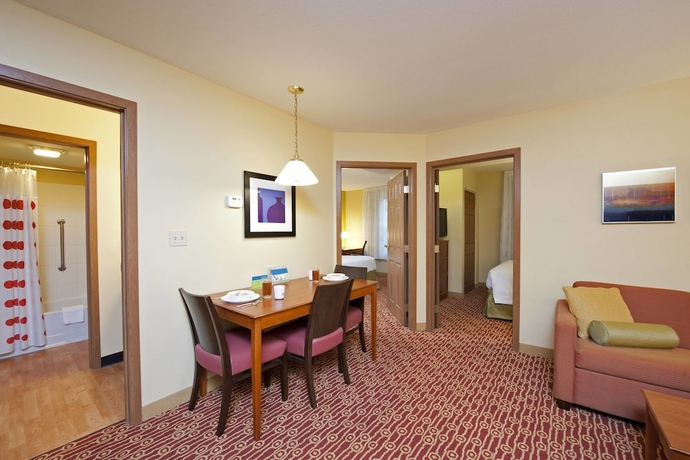 Imagen de la habitación del Hotel Towneplace Suites By Marriott Bloomington. Foto 11