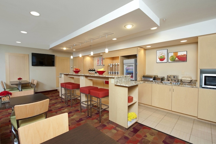 Imagen del bar/restaurante del Hotel Towneplace Suites By Marriott Bloomington. Foto 2