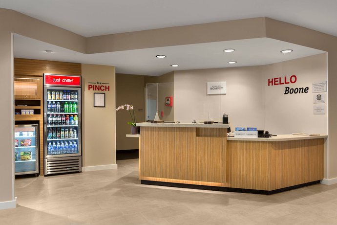 Imagen de los interiores del Hotel Towneplace Suites By Marriott Boone. Foto 19