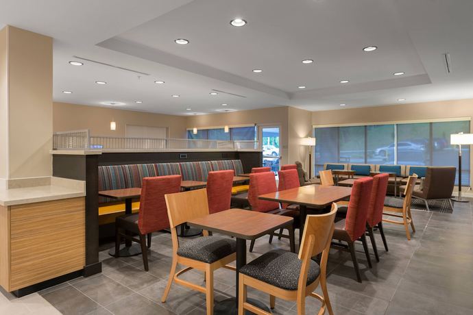 Imagen de los interiores del Hotel Towneplace Suites By Marriott Boone. Foto 20