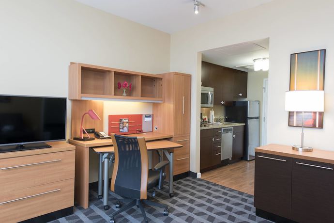 Imagen general del Hotel Towneplace Suites By Marriott Champaign. Foto 1