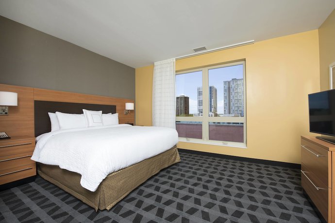 Imagen de la habitación del Hotel Towneplace Suites By Marriott Champaign. Foto 8