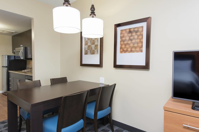 Imagen de la habitación del Hotel Towneplace Suites By Marriott Champaign. Foto 12
