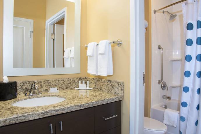 Imagen de la habitación del Hotel Towneplace Suites By Marriott Champaign. Foto 16