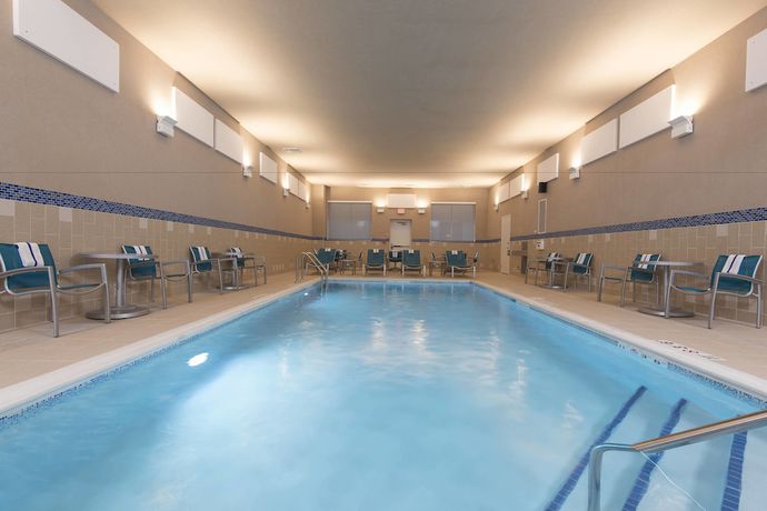 Imagen general del Hotel Towneplace Suites By Marriott Champaign. Foto 2