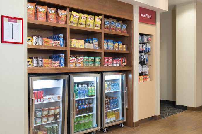 Imagen del bar/restaurante del Hotel Towneplace Suites By Marriott Champaign. Foto 7