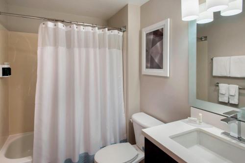 Imagen de la habitación del Hotel Towneplace Suites By Marriott Chicago Lombard. Foto 11