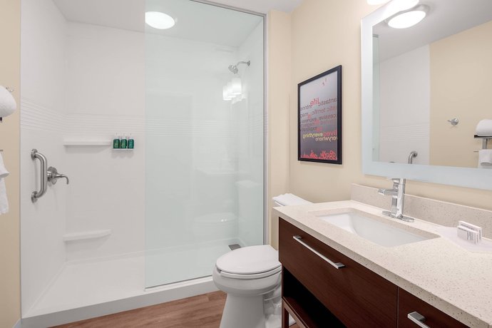 Imagen de la habitación del Hotel Towneplace Suites By Marriott Cincinnati Fairfield. Foto 5