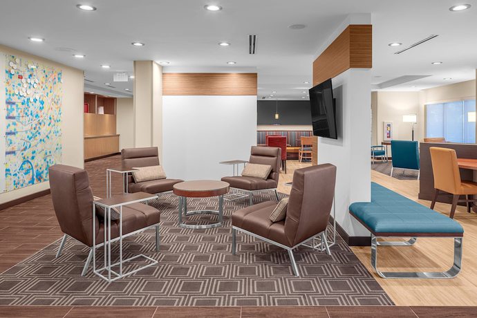 Imagen de los interiores del Hotel Towneplace Suites By Marriott Cincinnati Fairfield. Foto 19