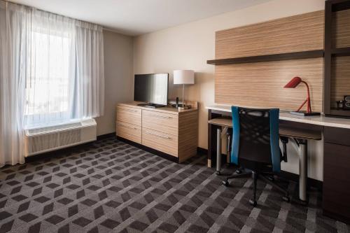 Imagen de la habitación del Hotel Towneplace Suites By Marriott Cleveland. Foto 13