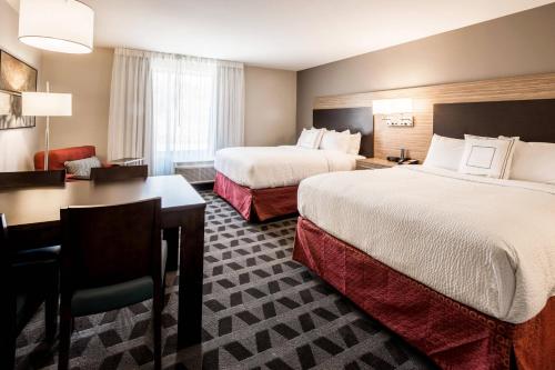 Imagen de la habitación del Hotel Towneplace Suites By Marriott Cleveland. Foto 15