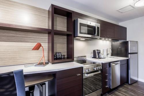 Imagen general del Hotel Towneplace Suites By Marriott Cleveland. Foto 5