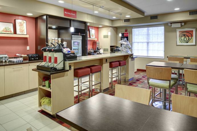 Imagen del bar/restaurante del Hotel Towneplace Suites By Marriott Cleveland Westlake. Foto 3