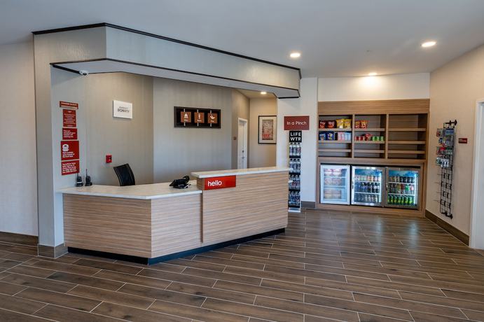 Imagen de los interiores del Hotel Towneplace Suites By Marriott Clinton. Foto 15