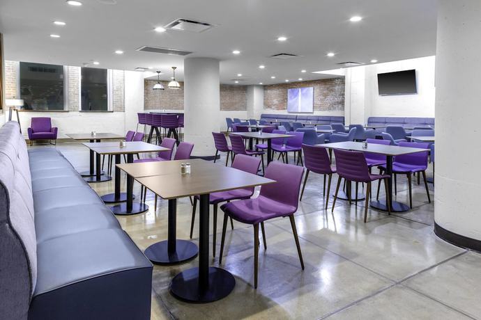 Imagen del bar/restaurante del Hotel Towneplace Suites By Marriott Dallas Downtown. Foto 5